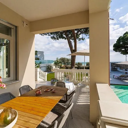 Luxury Beachfront In - Your Private Escape By The Adriatic