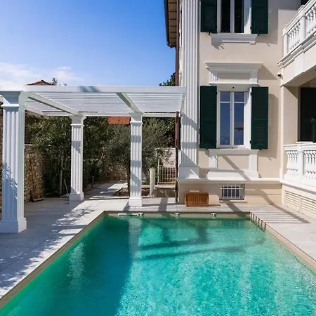 Luxury Beachfront In - Your Private Escape By The Adriatic *